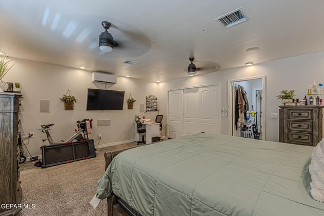10269 Valle De Oro Drive, Socorro, TX 79927