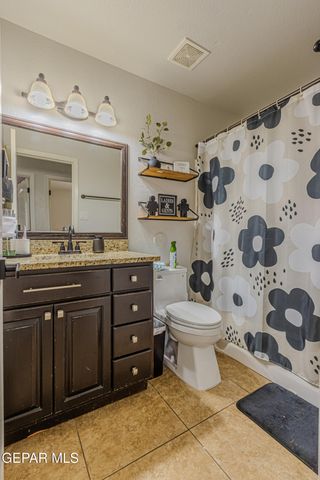 10269 Valle De Oro Drive, Socorro, TX 79927