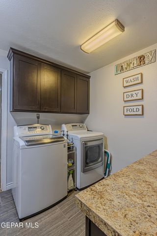 10269 Valle De Oro Drive, Socorro, TX 79927