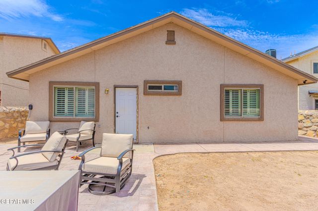10269 Valle De Oro Drive, Socorro, TX 79927