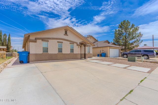 10269 Valle De Oro Drive, Socorro, TX 79927