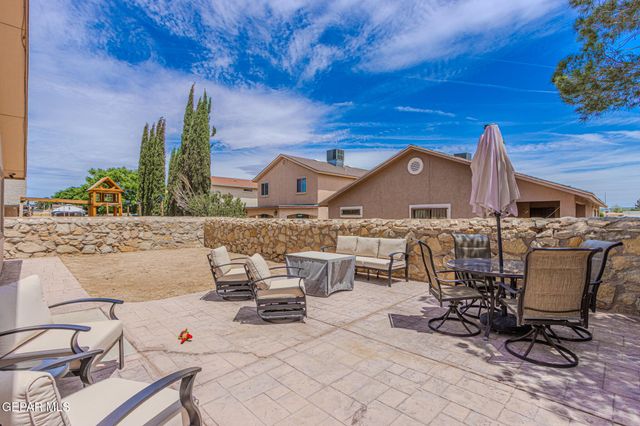 10269 Valle De Oro Drive, Socorro, TX 79927