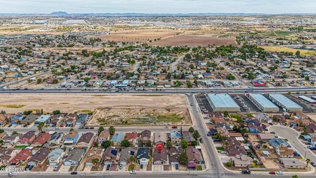 10269 Valle De Oro Drive, Socorro, TX 79927