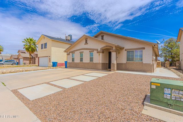 10269 Valle De Oro Drive, Socorro, TX 79927