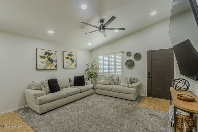 10269 Valle De Oro Drive, Socorro, TX 79927