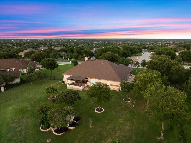 701 W Majestic Oak LN, Georgetown, TX 78633