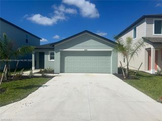 4022 N San Felipe LN, Fort Myers, FL 33917