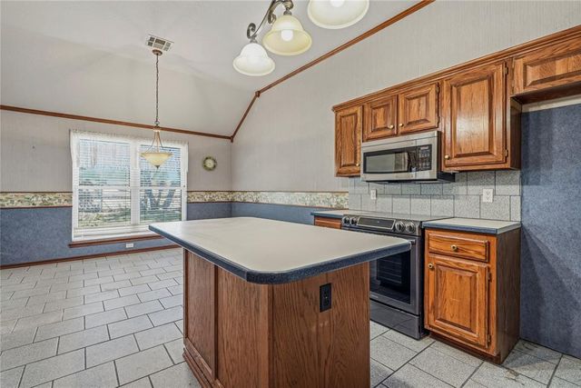 3808 Drawbridge Lane, Norman, OK 73072