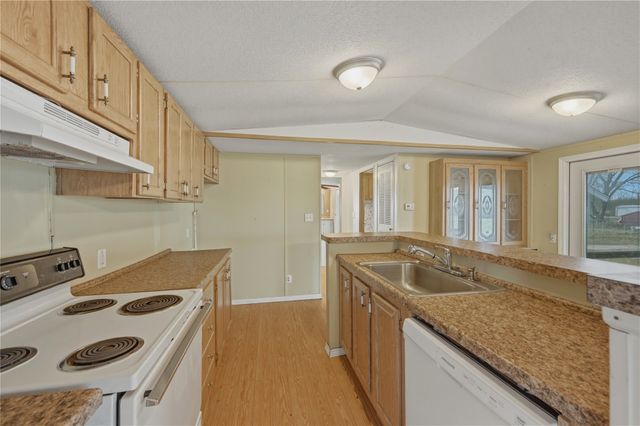 125 Willow Ridge Circle, Southmayd, TX 75092