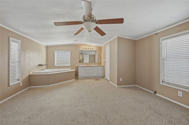 125 Willow Ridge Circle, Southmayd, TX 75092