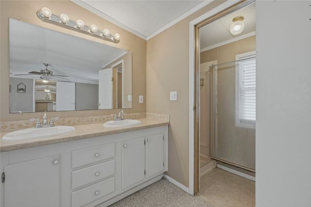 125 Willow Ridge Circle, Southmayd, TX 75092