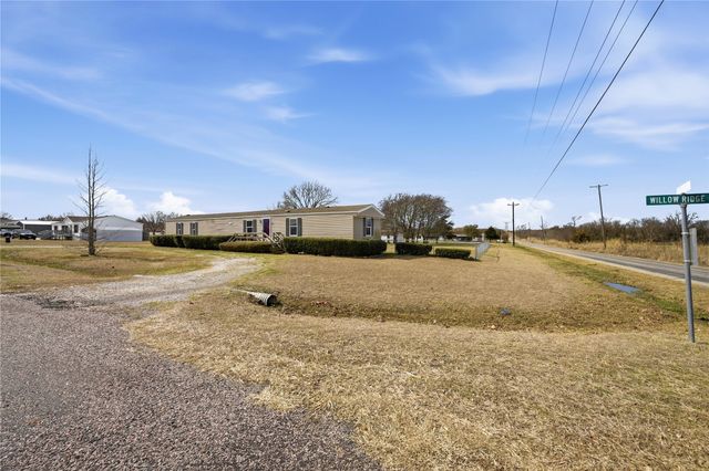 125 Willow Ridge Circle, Southmayd, TX 75092