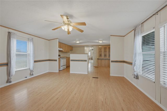 125 Willow Ridge Circle, Southmayd, TX 75092