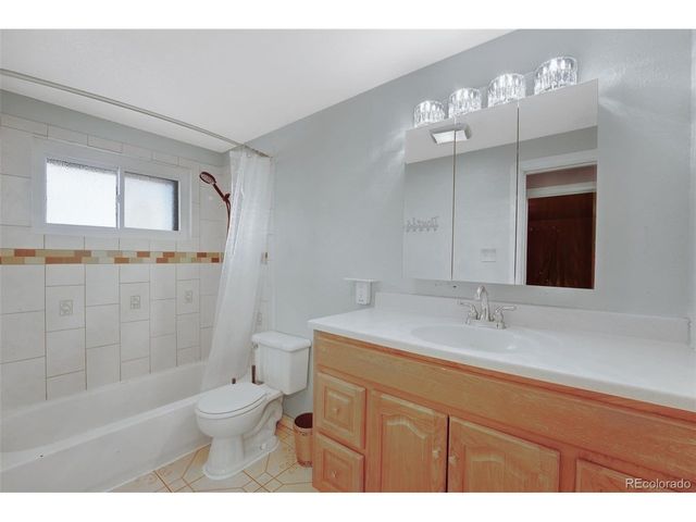 731 Elkhart St, Aurora, CO 80011