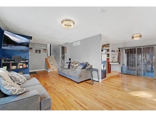 731 Elkhart St, Aurora, CO 80011