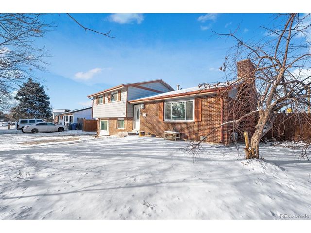 731 Elkhart St, Aurora, CO 80011