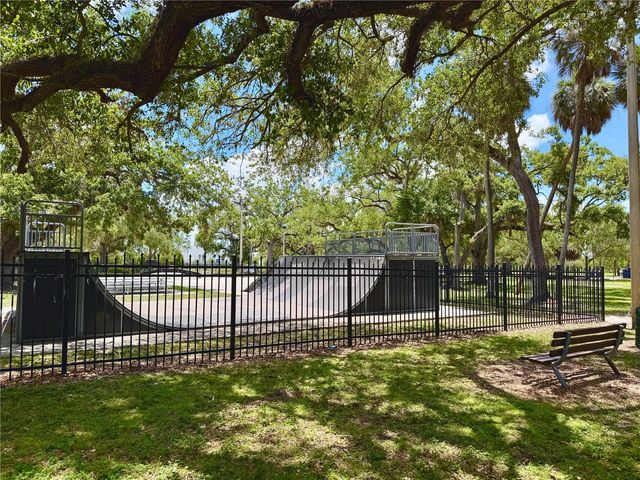 315 S BERMUDA BOULEVARD, Tampa, FL 33605