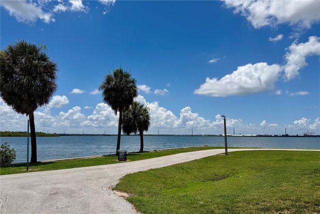 315 S BERMUDA BOULEVARD, Tampa, FL 33605