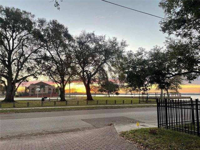 315 S BERMUDA BOULEVARD, Tampa, FL 33605