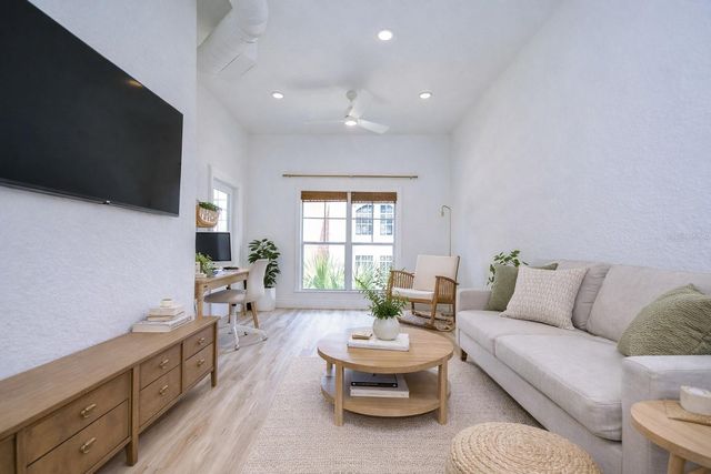 2410 W AZEELE STREET 234, Tampa, FL 33609