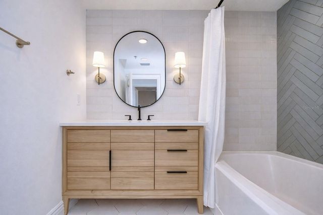 2410 W AZEELE STREET 234, Tampa, FL 33609