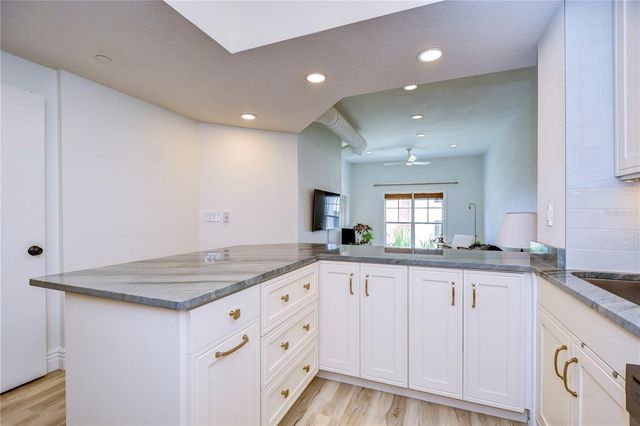 2410 W AZEELE STREET 234, Tampa, FL 33609