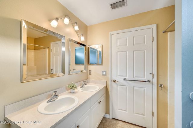 735 Crestline Lane NE, Palm Bay, FL 32907