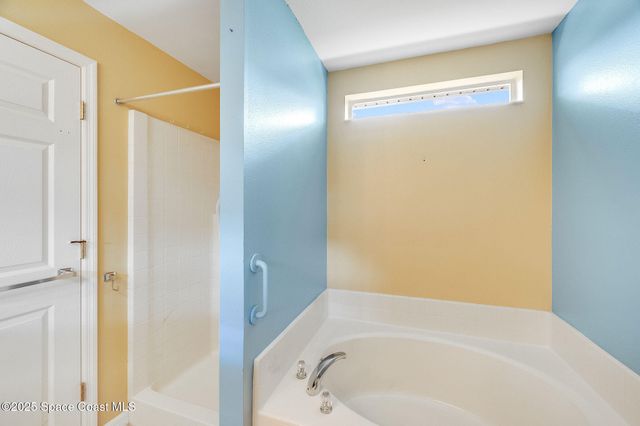 735 Crestline Lane NE, Palm Bay, FL 32907