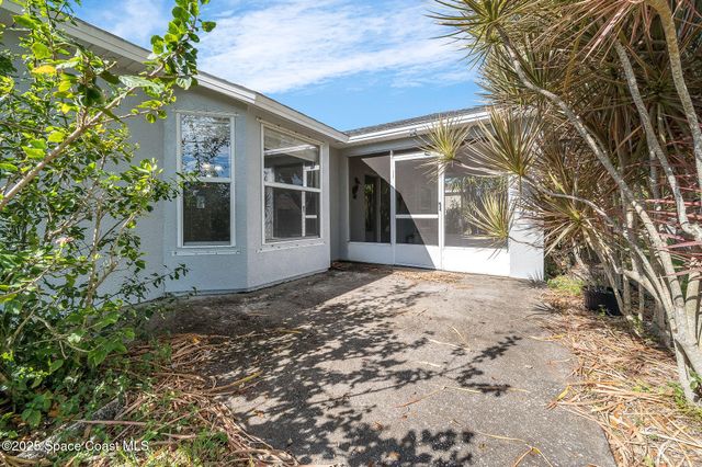 735 Crestline Lane NE, Palm Bay, FL 32907