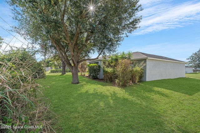 735 Crestline Lane NE, Palm Bay, FL 32907