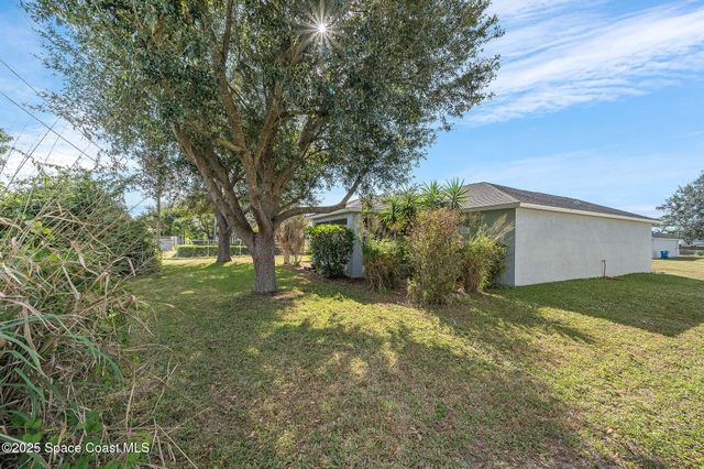 735 Crestline Lane NE, Palm Bay, FL 32907