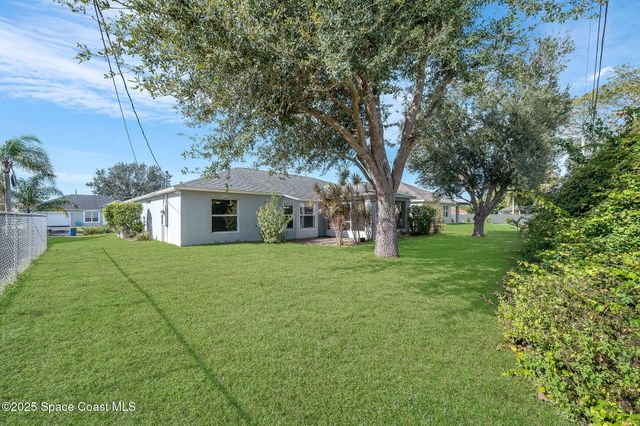 735 Crestline Lane NE, Palm Bay, FL 32907