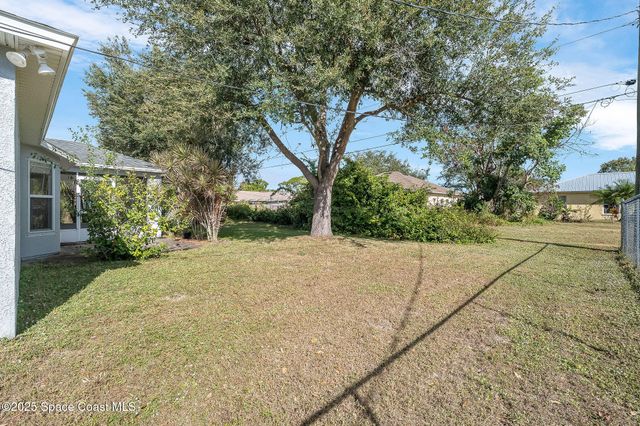 735 Crestline Lane NE, Palm Bay, FL 32907