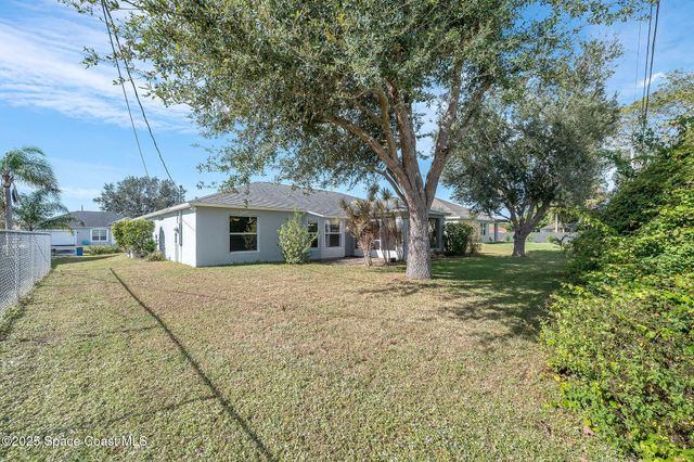 735 Crestline Lane NE, Palm Bay, FL 32907