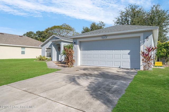 735 Crestline Lane NE, Palm Bay, FL 32907