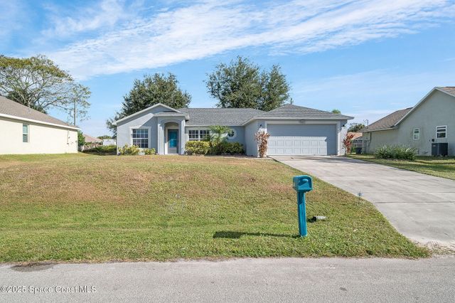 735 Crestline Lane NE, Palm Bay, FL 32907