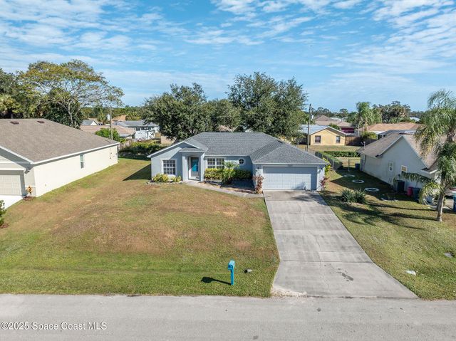 735 Crestline Lane NE, Palm Bay, FL 32907