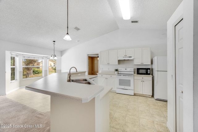 735 Crestline Lane NE, Palm Bay, FL 32907