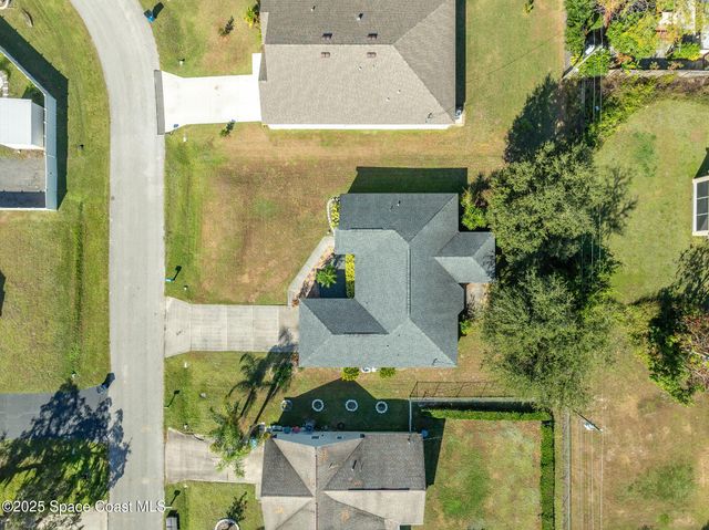 735 Crestline Lane NE, Palm Bay, FL 32907