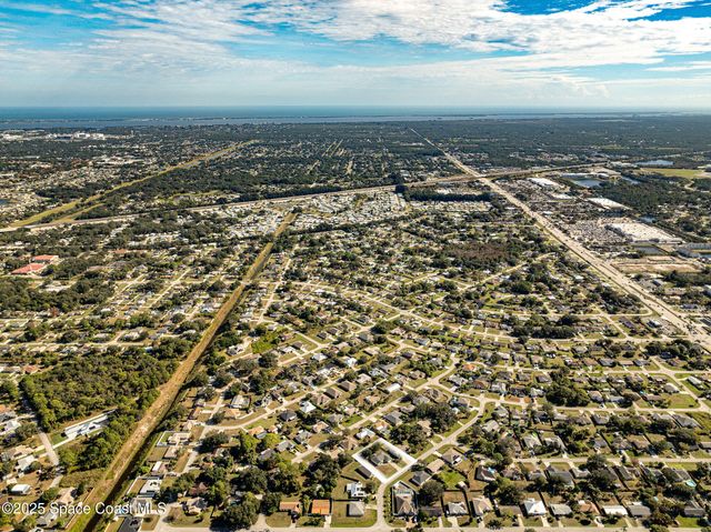 735 Crestline Lane NE, Palm Bay, FL 32907