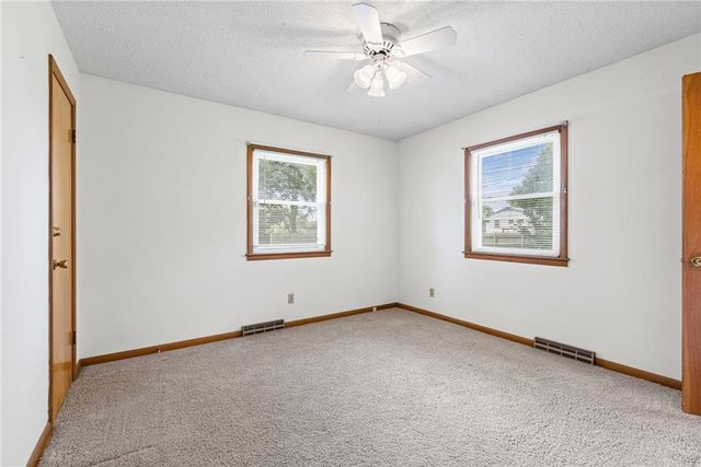 4826 Stearns Lane, Shawnee, KS 66203