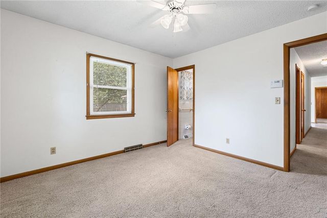 4826 Stearns Lane, Shawnee, KS 66203