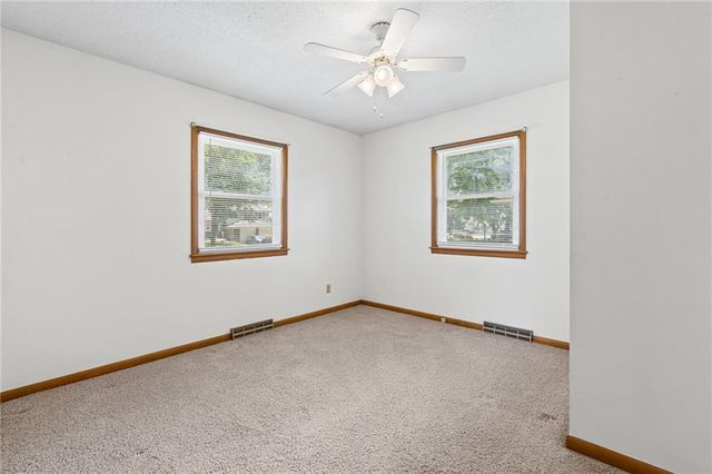 4826 Stearns Lane, Shawnee, KS 66203