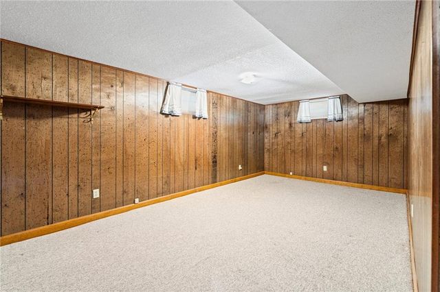 4826 Stearns Lane, Shawnee, KS 66203