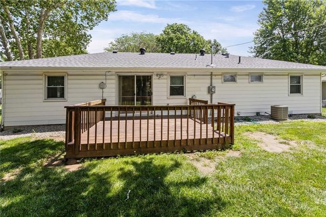 4826 Stearns Lane, Shawnee, KS 66203