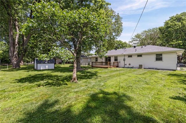 4826 Stearns Lane, Shawnee, KS 66203