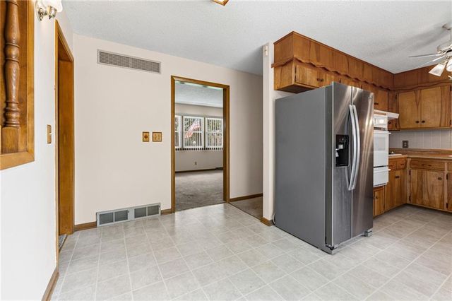 4826 Stearns Lane, Shawnee, KS 66203