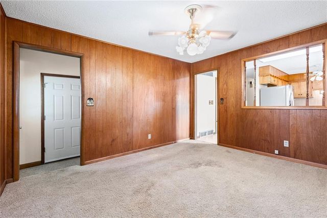 4826 Stearns Lane, Shawnee, KS 66203