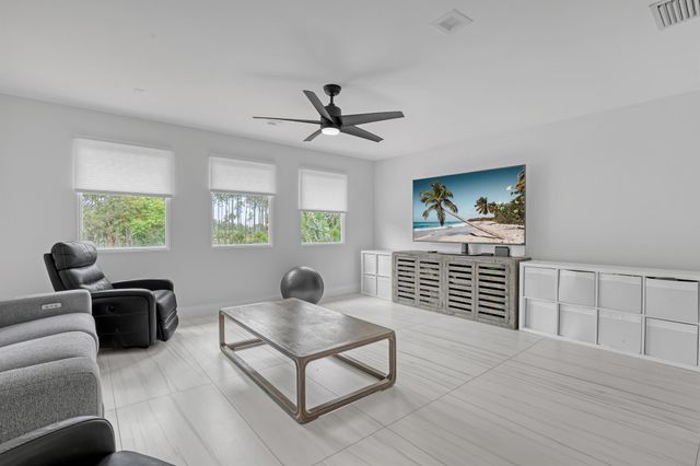 8086 Bautista Way, Palm Beach Gardens, FL 33418