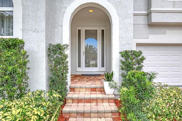 8086 Bautista Way, Palm Beach Gardens, FL 33418
